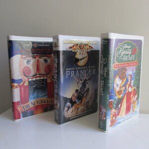 VHS Tapes - 3 Christmas movies
